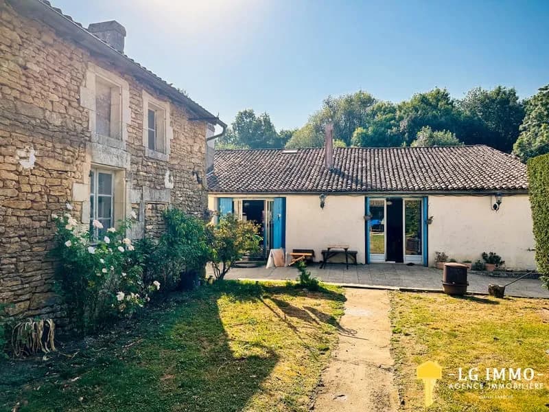 Ensemble immobilier en pierre - Photo 1