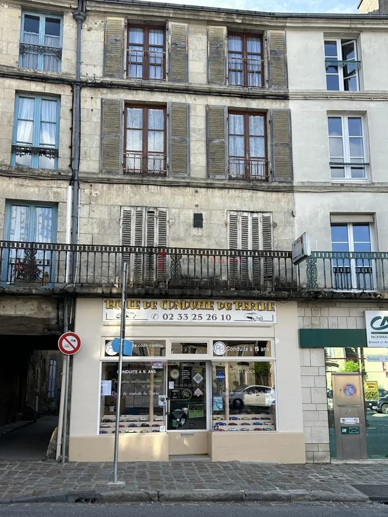 IMMEUBLE COMMERCE HABITATION CENTRE-VILLE MORTAGNE-AU-PERCH - Photo 1