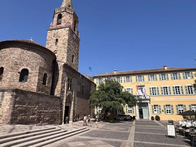 Fréjus Centre Immeuble entier à vendre avec ascenseur et ter - Photo 1