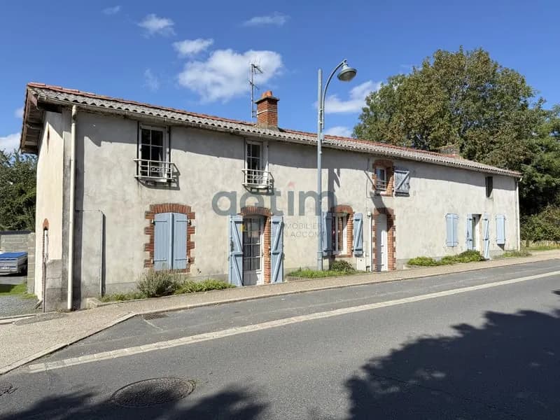 Montaigu-Vendée, entre Nantes et La-Roche-sur-Yon, Immeuble, - Photo 1