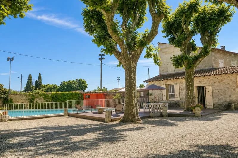Ensemble immobilier de 281 m2 habitables et 740 m2 de bâtime - Photo 1