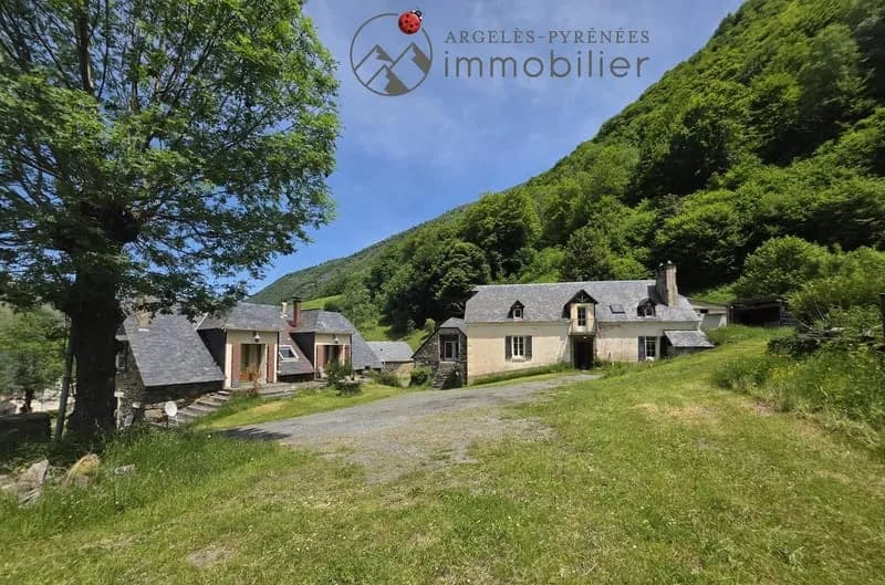 Ensemble immobilier de 3 bâtiments Val d'Azun Hautes-Pyr - Photo 1