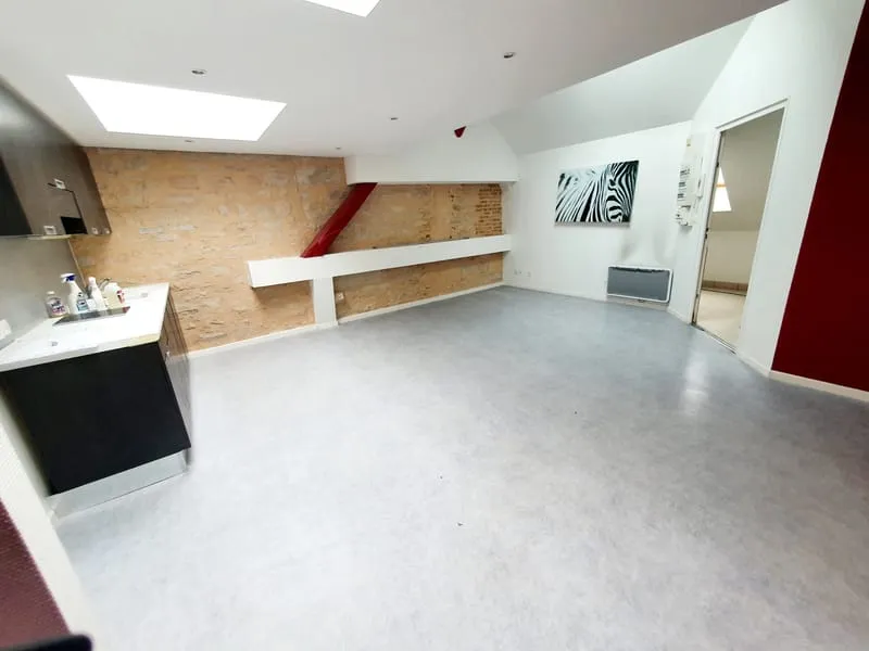 IMMEUBLE AVEC LOCAL ET 2 APPARTEMENTS SECTEUR CITE GASTRONOM - Photo 1
