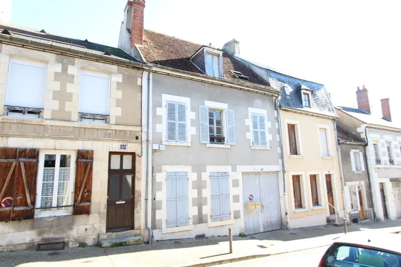Immeuble de rapport à rénover Centre ville LA CHARITE SUR LO - Photo 1