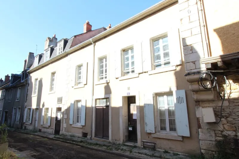 La Charité sur Loire, immeuble centre historique 8 pièces et - Photo 1