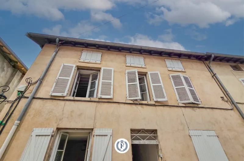 EXCLUSIVITÉ IMMEUBLE DE RAPPORT COMPOSÉ DE 2 APPARTEMENTS - Photo 1