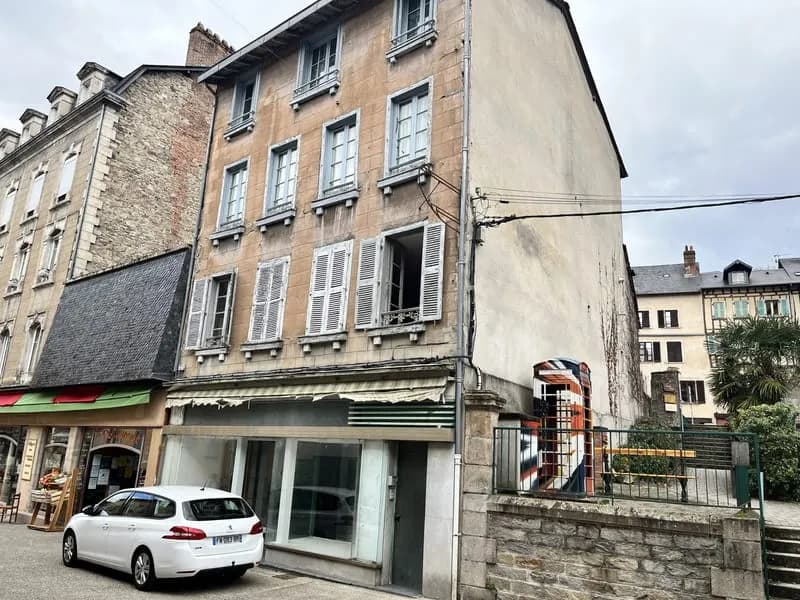 Bel appartement avec local commercial et deux garages - Photo 1