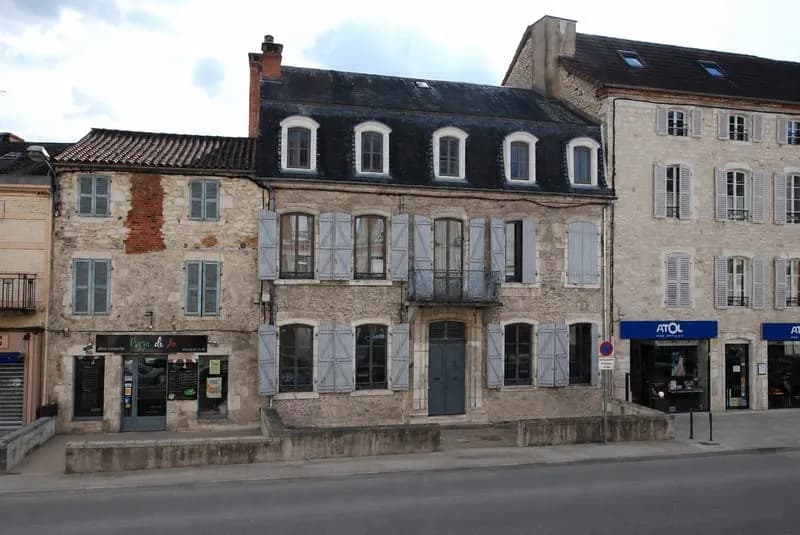 IMMEUBLE en pierre - Souillac -Très beau potentiel - Photo 1