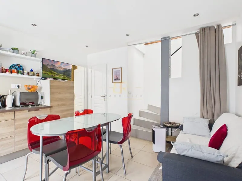 CALME - LUMINEUX - INVESTISSEMENT - ENSEMBLE IMMOBILIER RARE - Photo 1