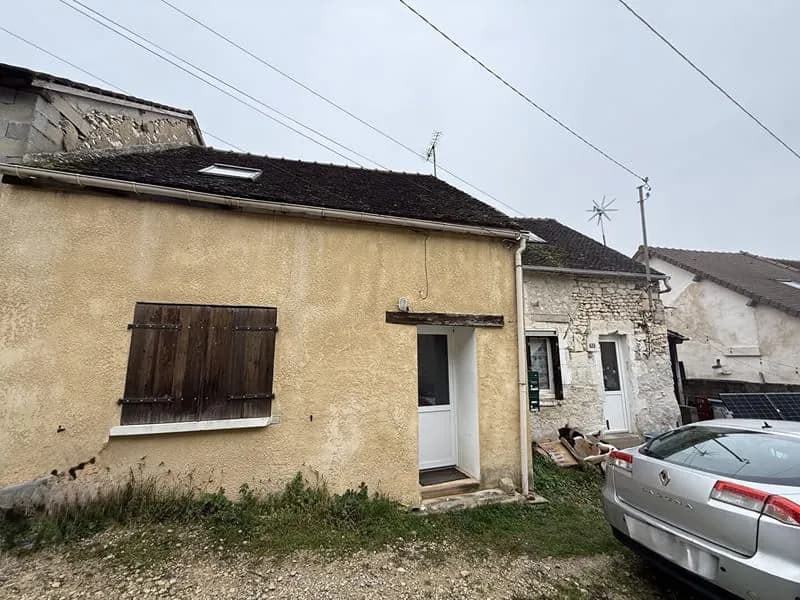 Ensemble immobilier à Laroche saint Cydroine - Photo 1