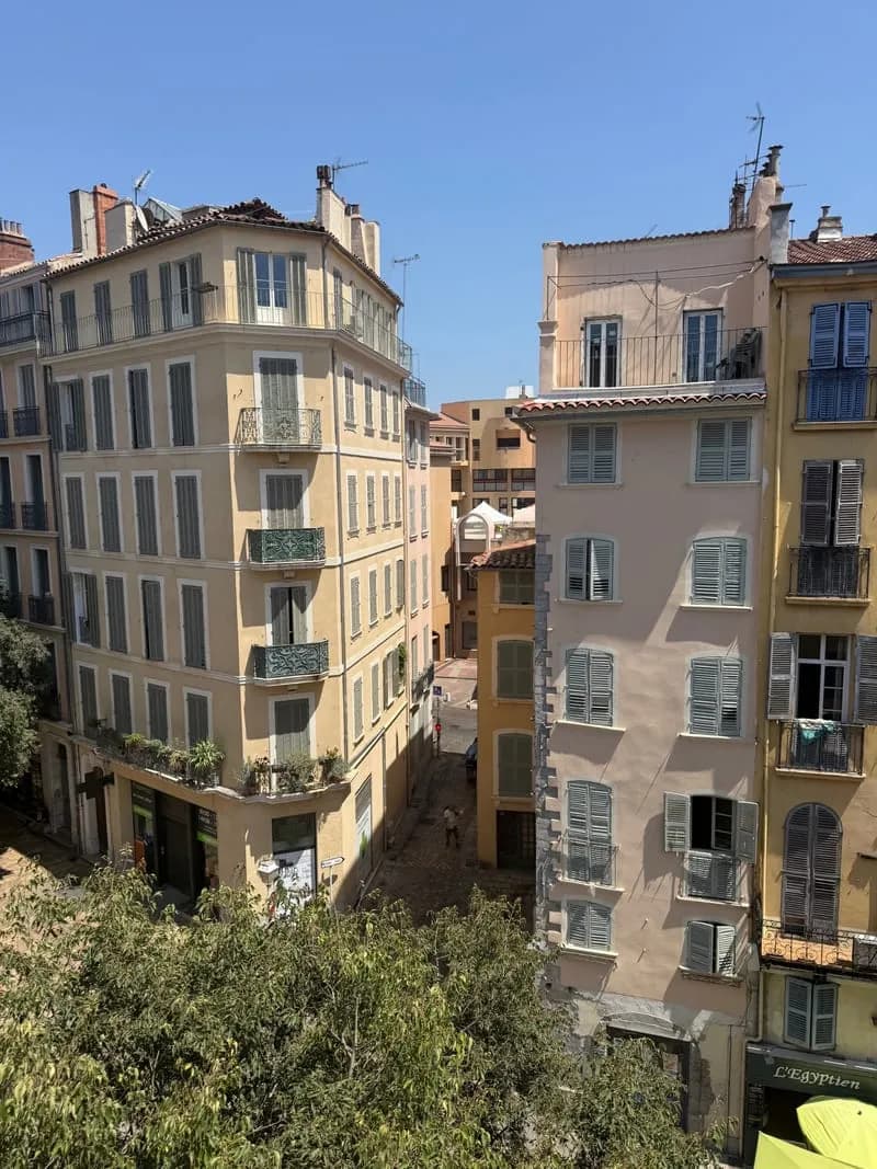 Toulon Centre Immeuble en très bon état - Photo 1