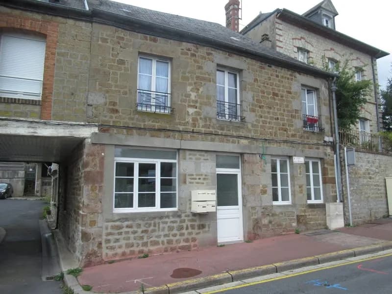 LA FERTE MACE, à proximité du centre ville - Photo 1