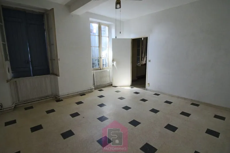 Immeuble au centre ville de Puy l'évêque - Photo 1