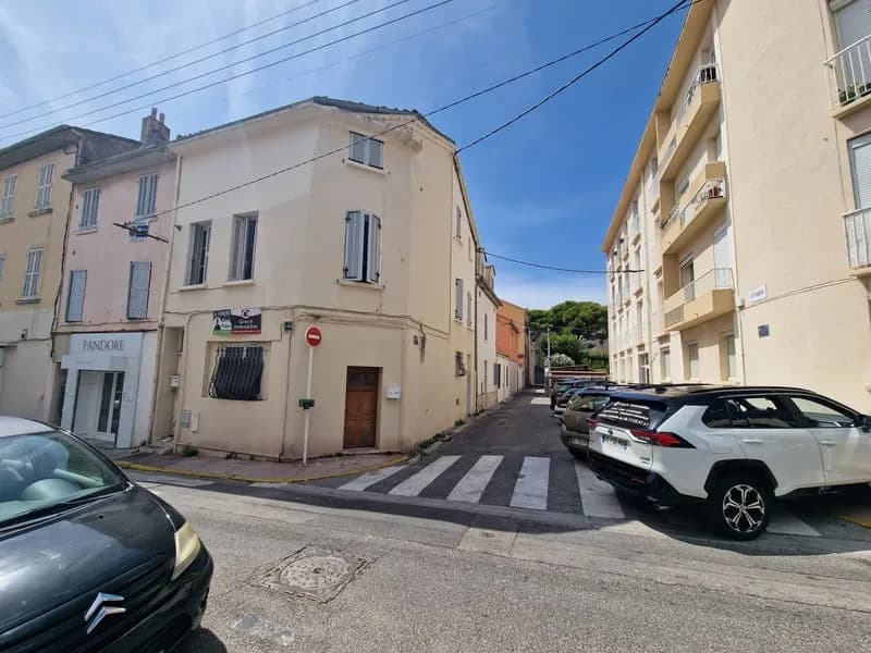 Immeuble avec T2 et deux T3 - Photo 1
