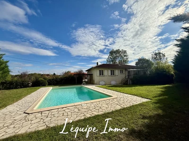 Immeuble appartement T5 + appartement T3 + jardin et piscine - Photo 1