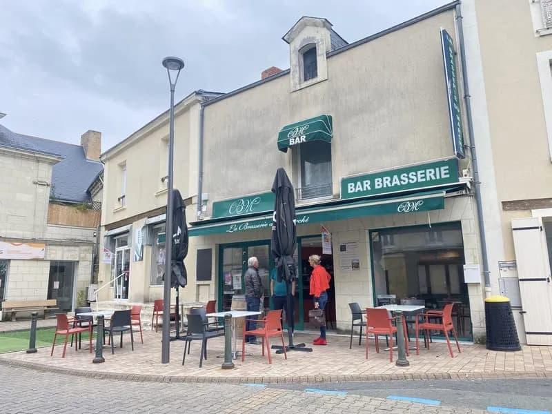 Centre ville de DOUE LA FONTAINE - Photo 1