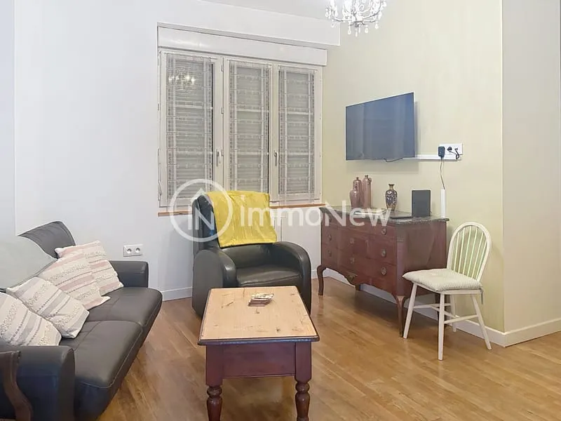 IMMEUBLE 150 M2 AVEC 3 APPARTEMENTS DONT 1 DISPONIBLE DE SUI - Photo 1