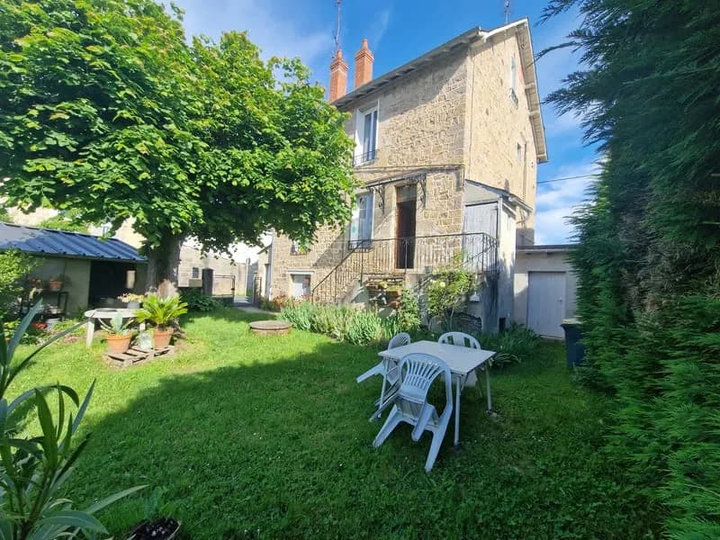 Immeuble de rapport avec jardin et garages - Photo 1