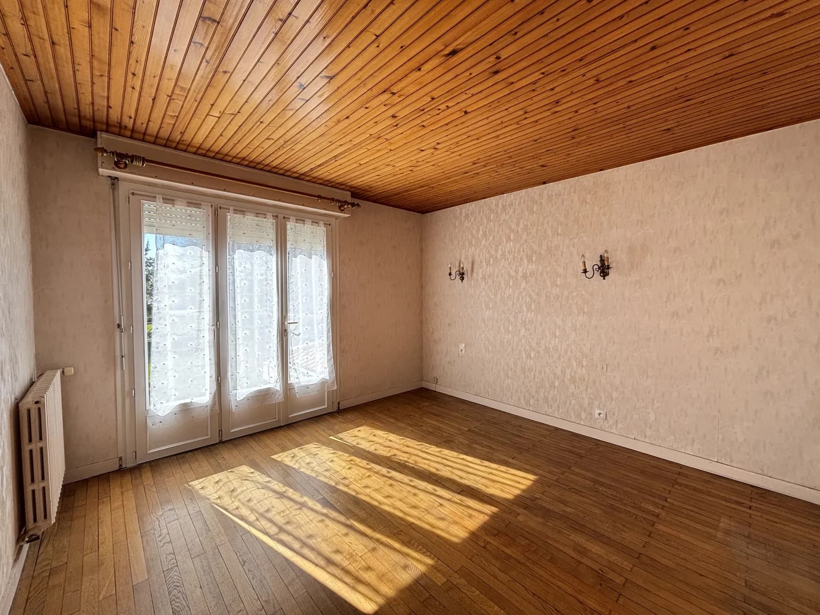 Ensemble immobilier avec deux habitations à Vairé - Photo 1