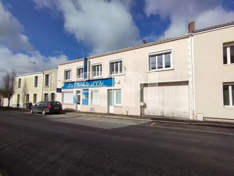 IMMEUBLE 192M2 - Photo 1