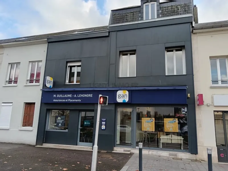 LE PETIT QUEVILLY, un ensemble immobilier composé de 2 immeu - Photo 1