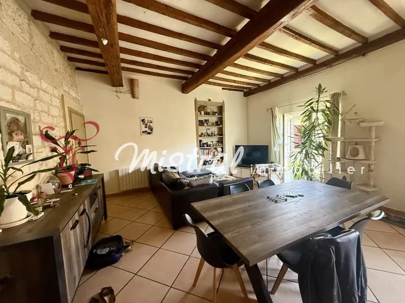 AIGUES MORTES IMMEUBLE 3 APPARTEMENTS INTRA-MUROS AVEC TERR - Photo 1