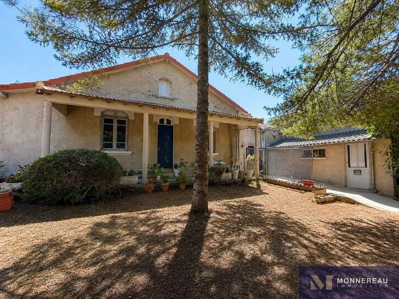 ENSEMBLE IMMOBILIER AU BORD DE LA CHARENTE - Photo 1