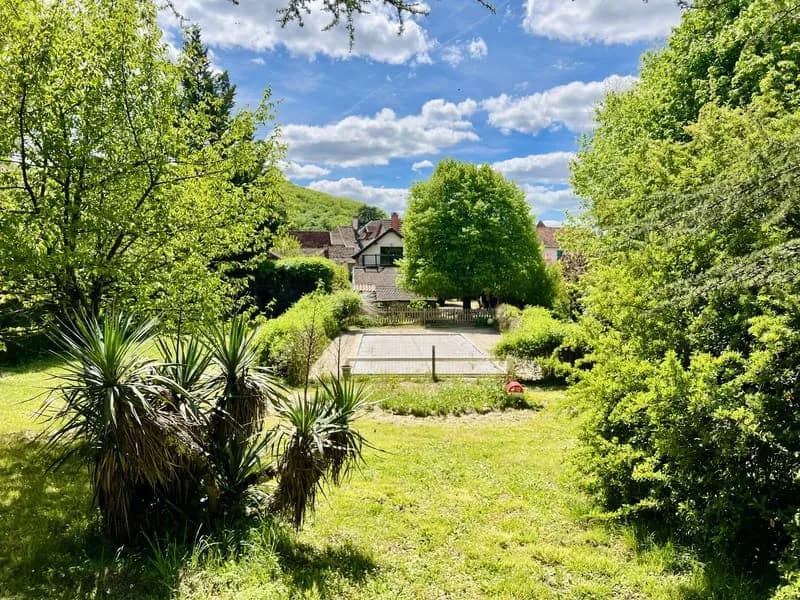 Ensemble immobilier - Maisons, garage, grange et piscine - Photo 1