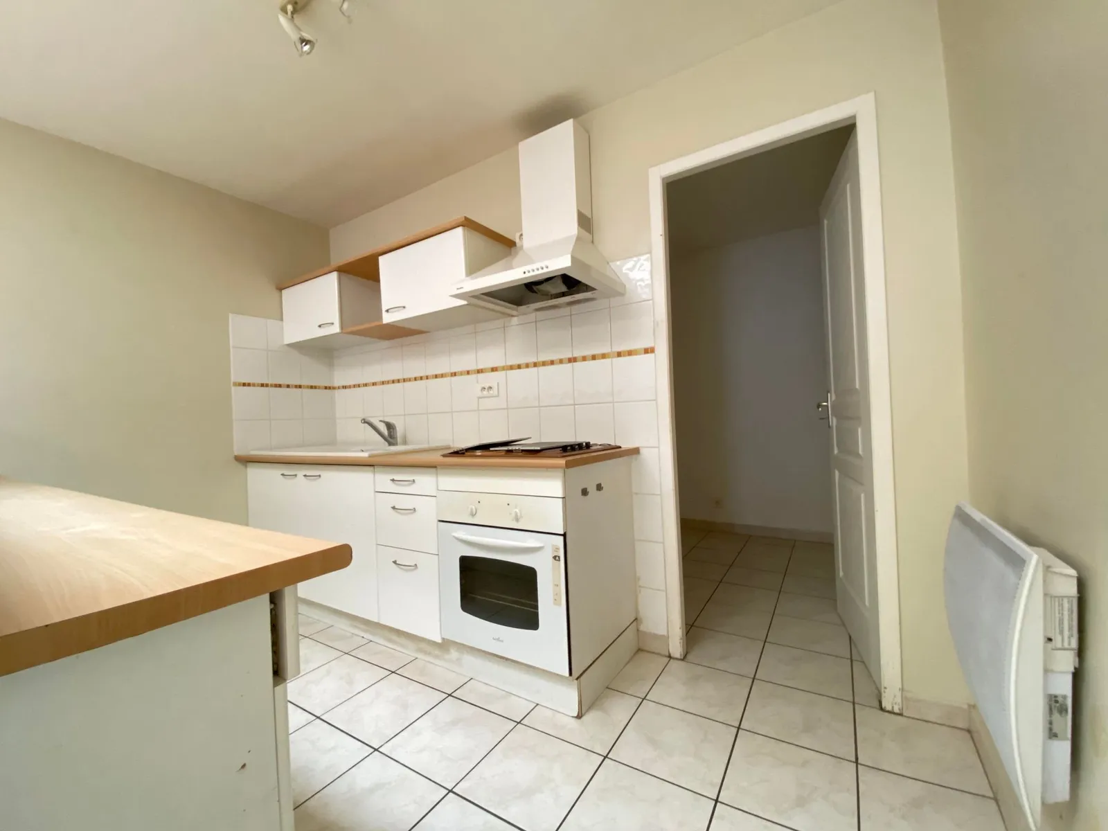 Immeuble comprenant quatre appartements et un local commerci - Photo 1