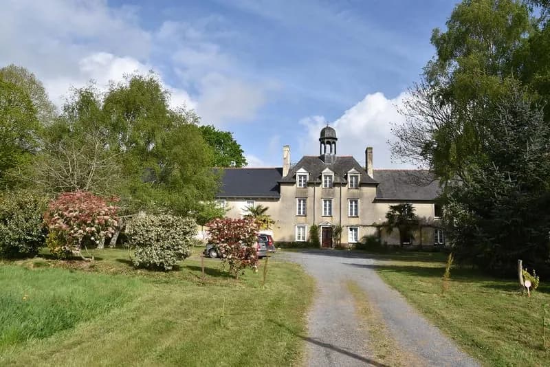 SAINT MEEN LE GRAND : IMMEUBLE conviendrait investisseur - Photo 1