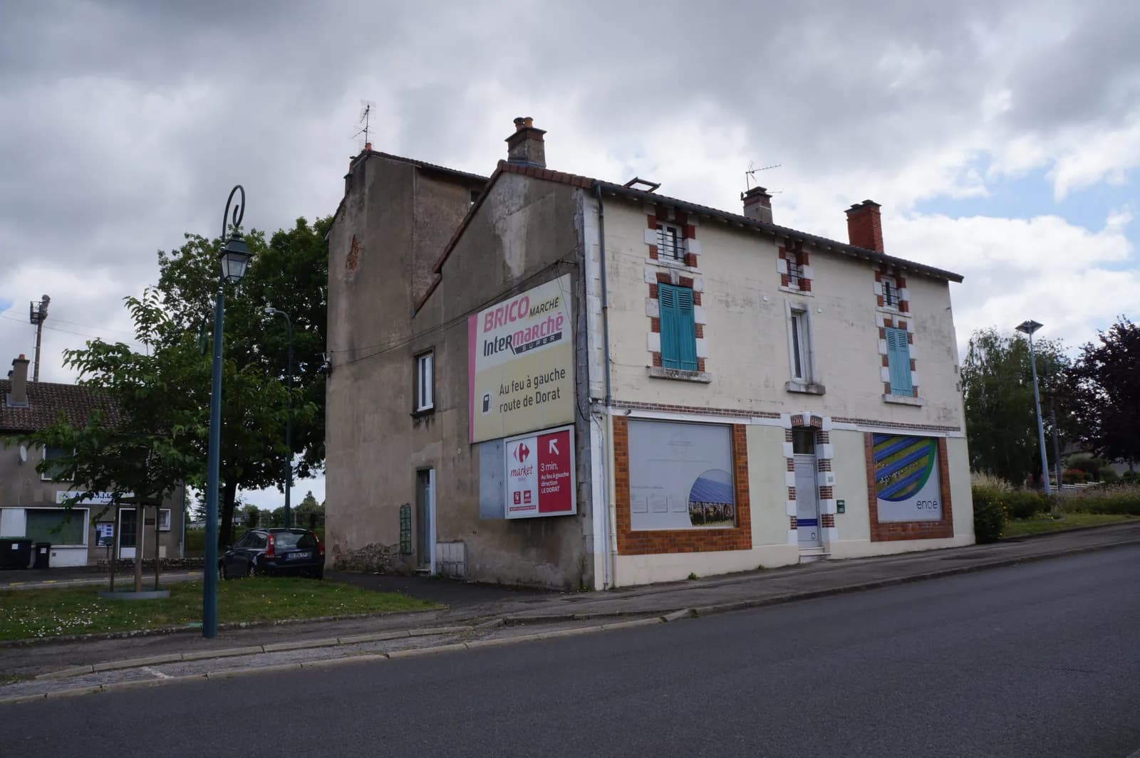Immeuble locatif avec local commercial - Photo 1