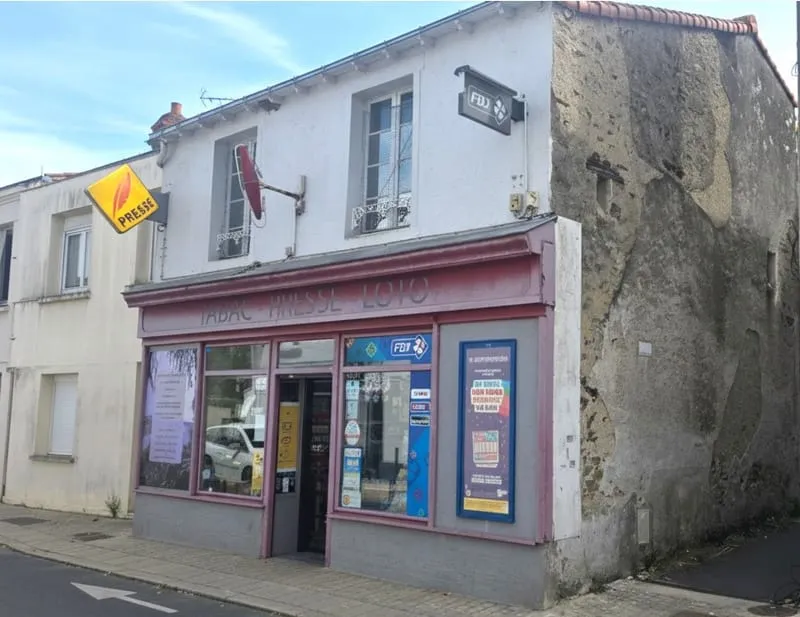 Commerce + Logement à Champtoceaux - Photo 1