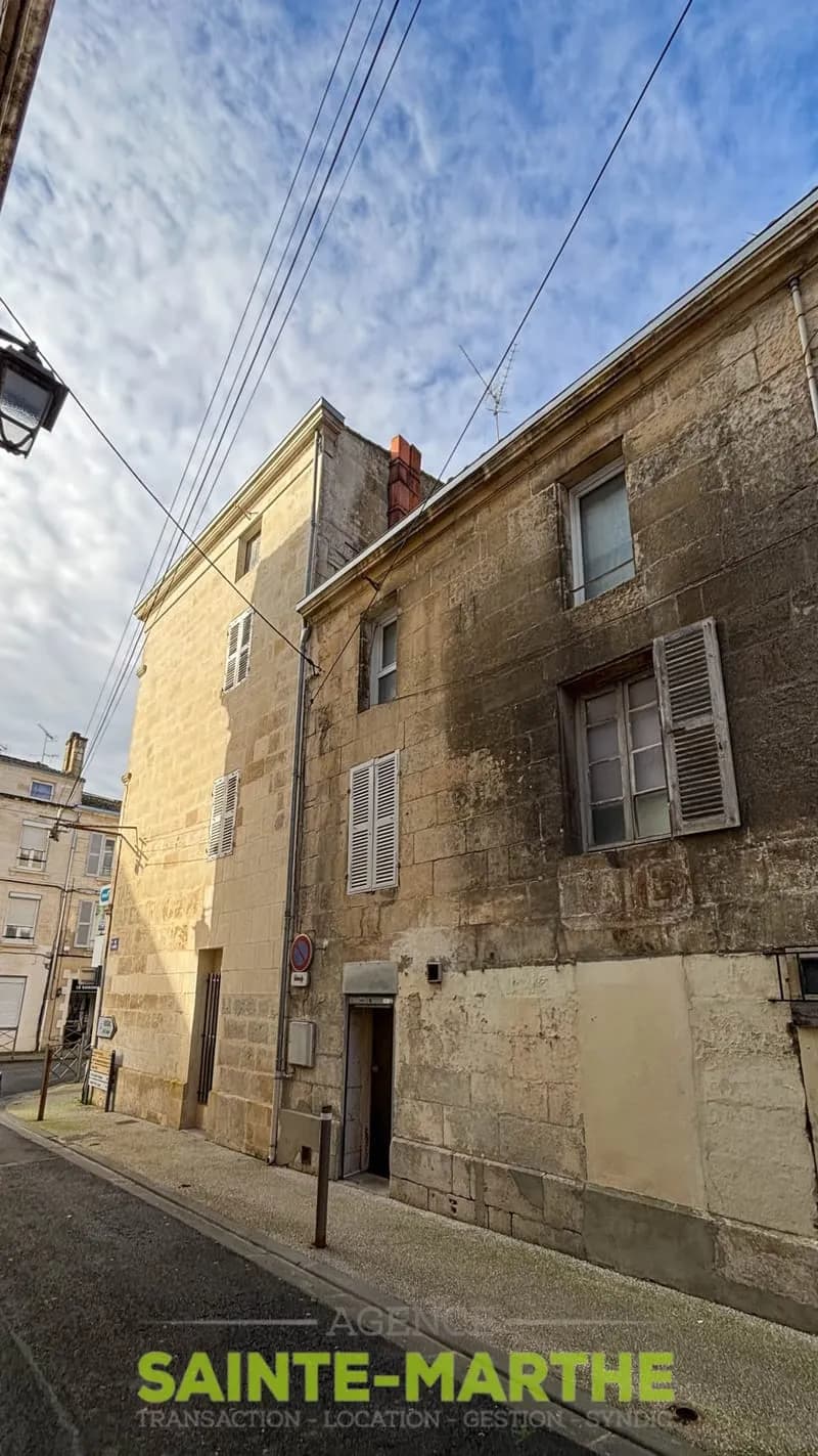 Immeuble avec commerce et logement. - Photo 1