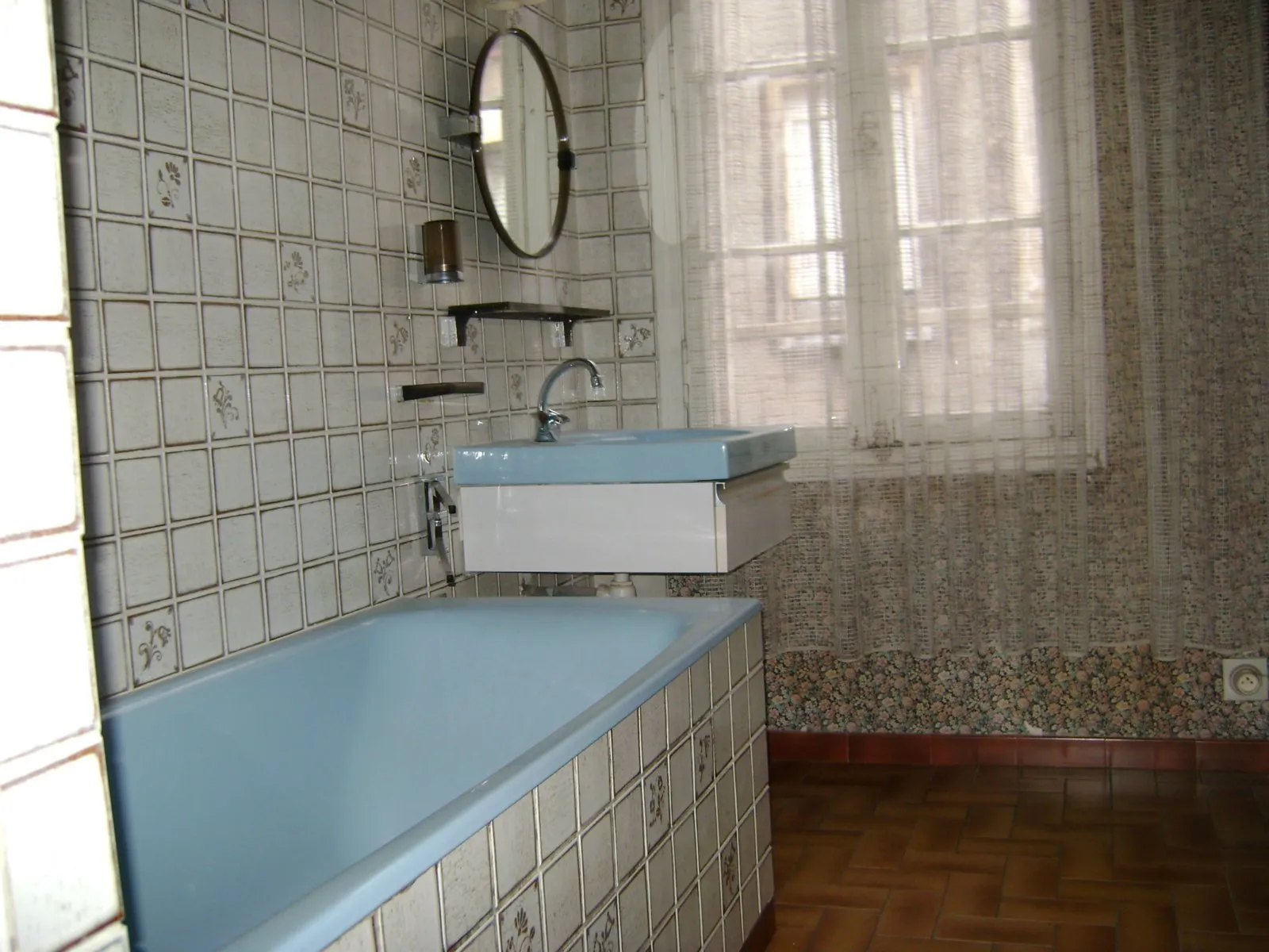 Immeuble vide - Photo 1