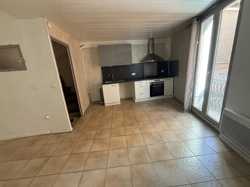 Immeuble de rapport en coeur de village Local commercial + - Photo 1