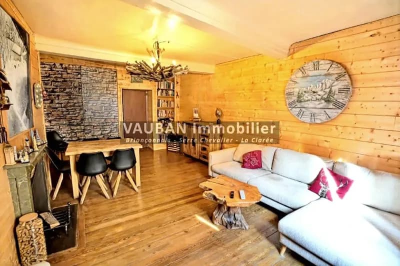 Immeuble de charme et activité restaurant au coeur de la Cité - Photo 1