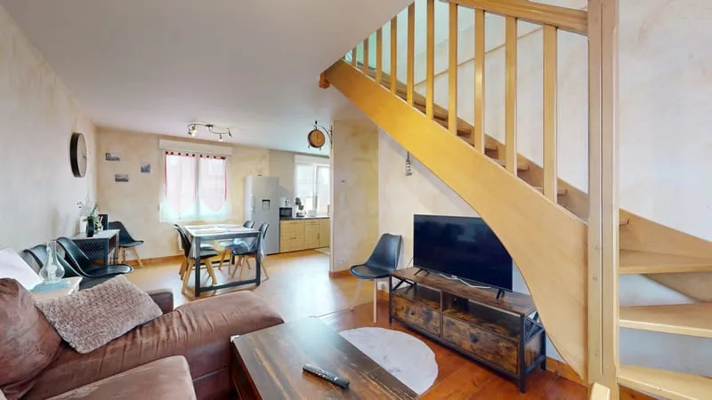 Immeuble 97m2 centre bourg de Carolles - Photo 1