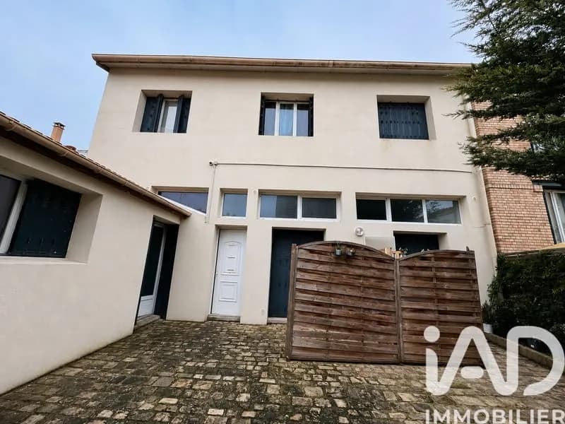 Bâtiment 159 m² - Photo 1
