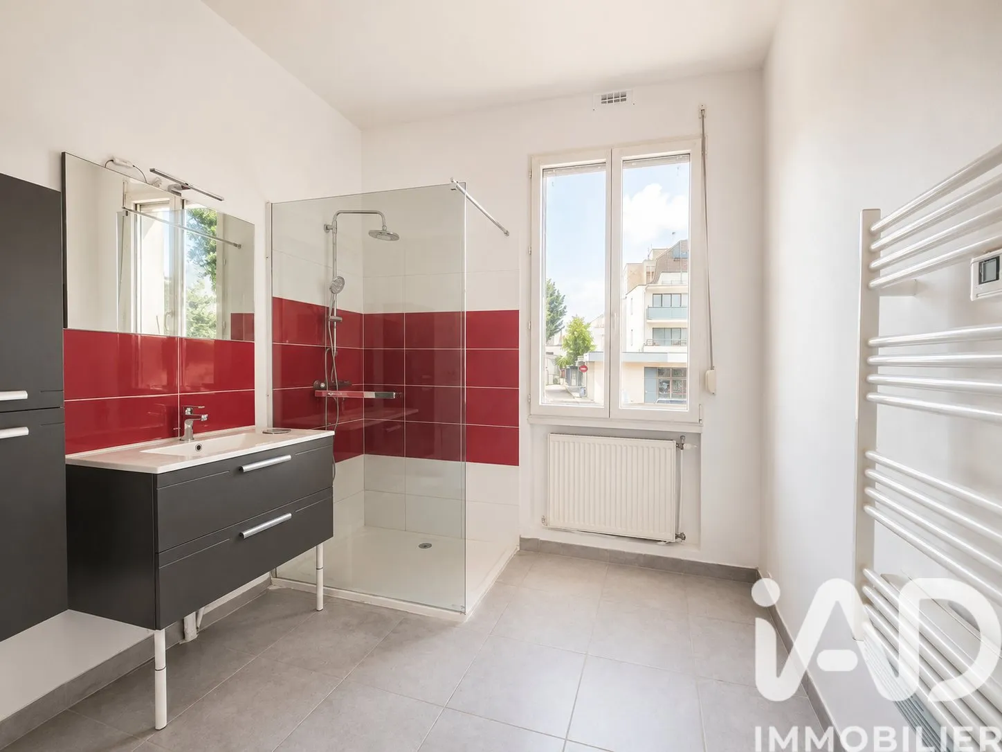 Bâtiment 210 m² - Photo 1