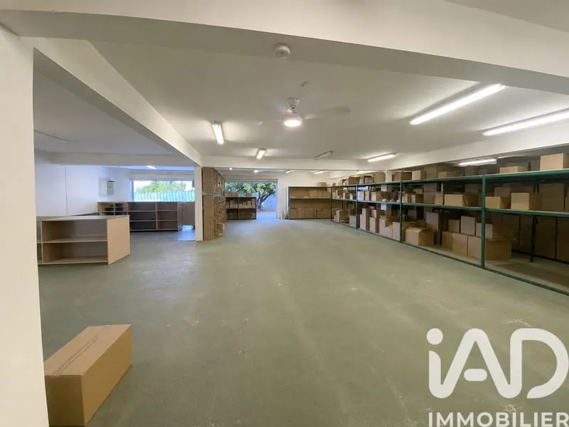 Bâtiment 680 m² - Photo 1