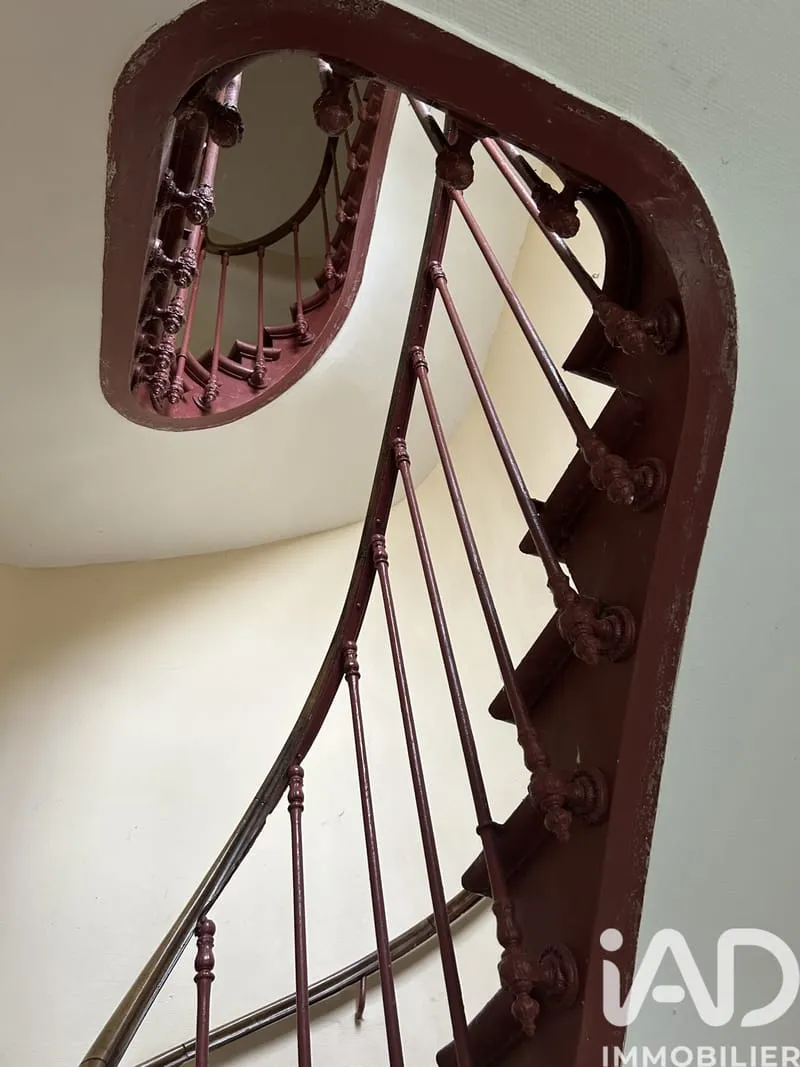 Bâtiment 183 m² - Photo 1