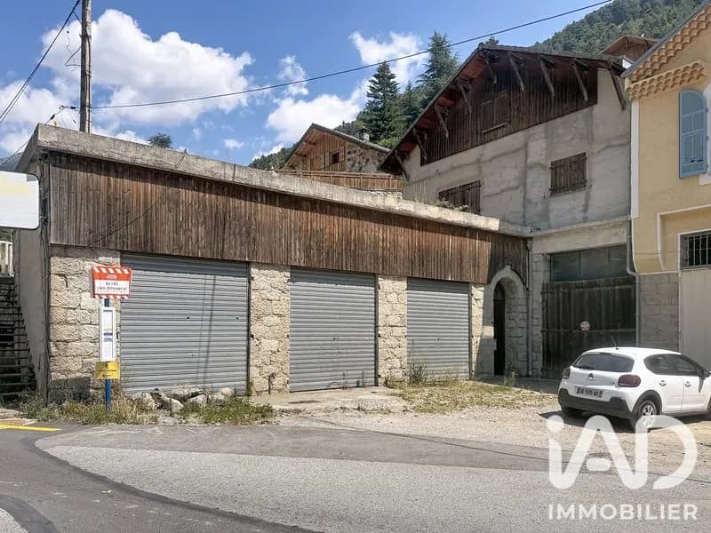 Bâtiment 172 m² - Photo 1