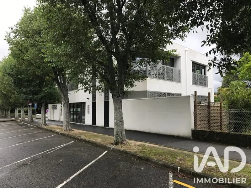 Bâtiment 1 pièce 219 m² - Photo 1