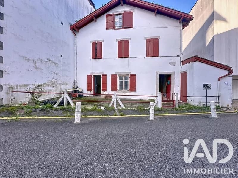 Bâtiment - Photo 1