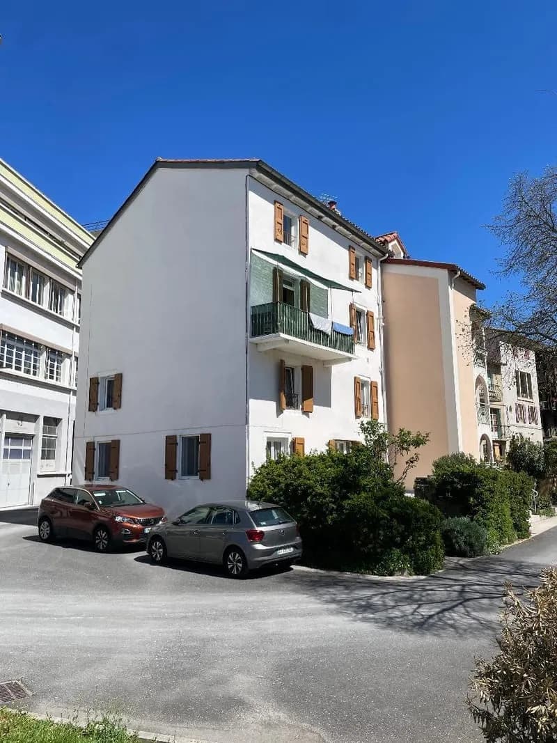 Bâtiment 185 m² - Photo 1