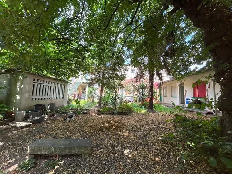 Bordeaux Chartrons - Immeuble de 562m² avec un jardin de 350m² - Photo 1