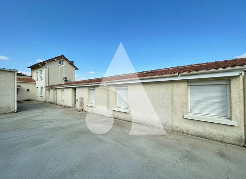 Immeuble / Ensemble immobilier 1 local + 4 appartements - Photo 1