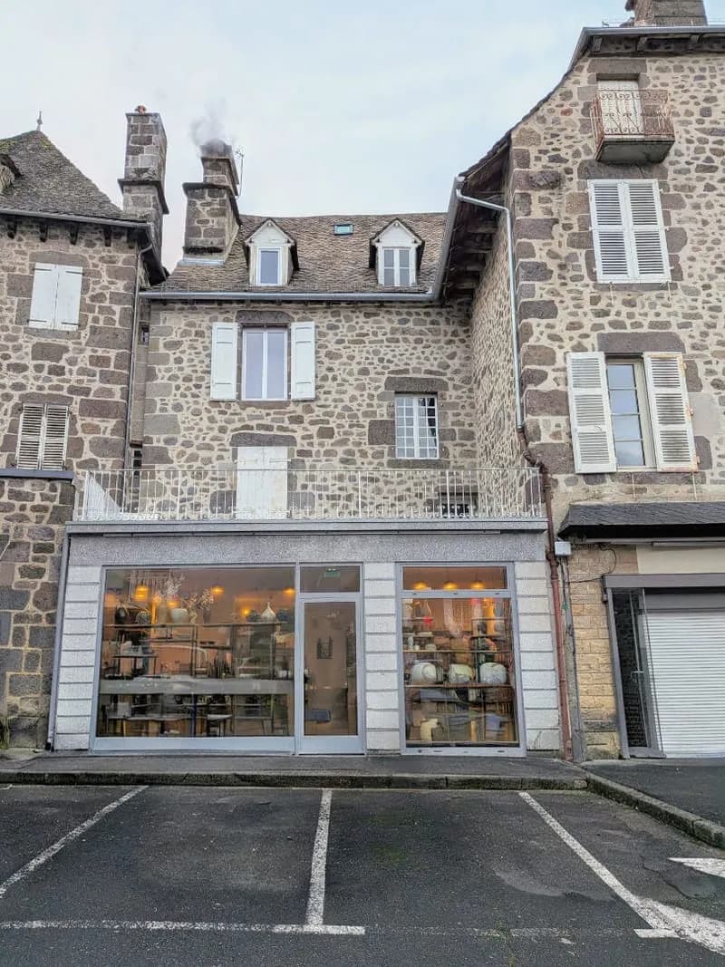 Immeuble VIC-SUR-CERE, 4 lots - Photo 1