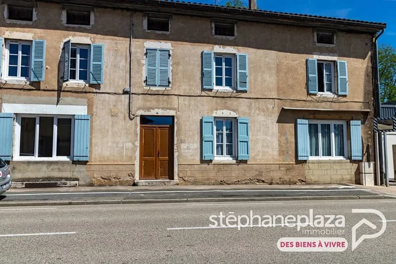 Immeuble Coligny 350 m2 avec jardin, cave, combles aménageables - Photo 1