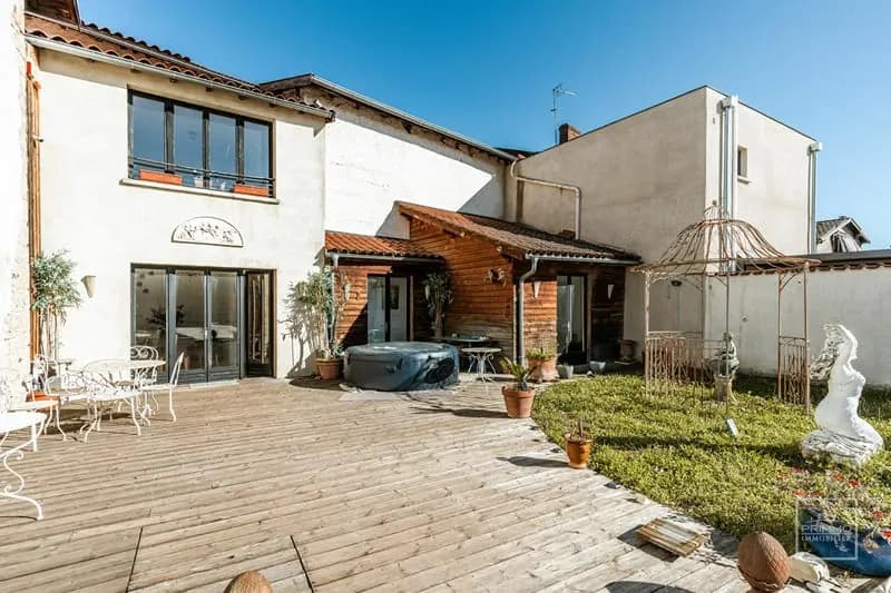 Les Chères - Tènement immobilier au coeur du Bourg - Photo 1
